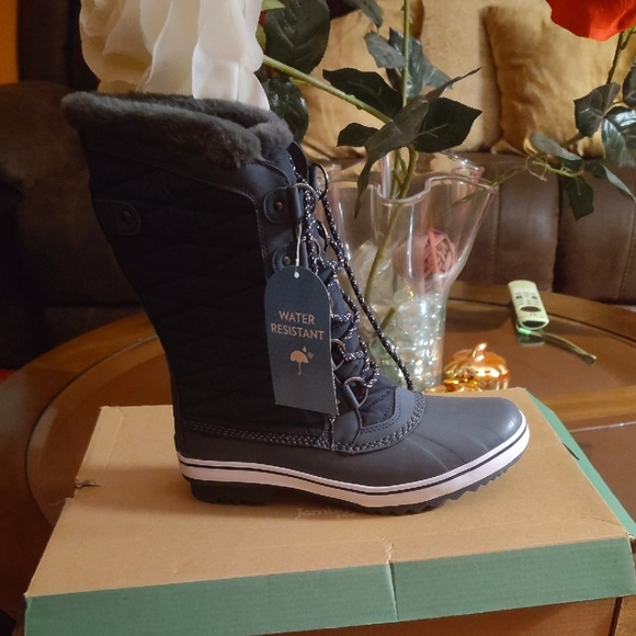Women's Navy Blue Quilted Winter Boots - Picture 1 of 3
